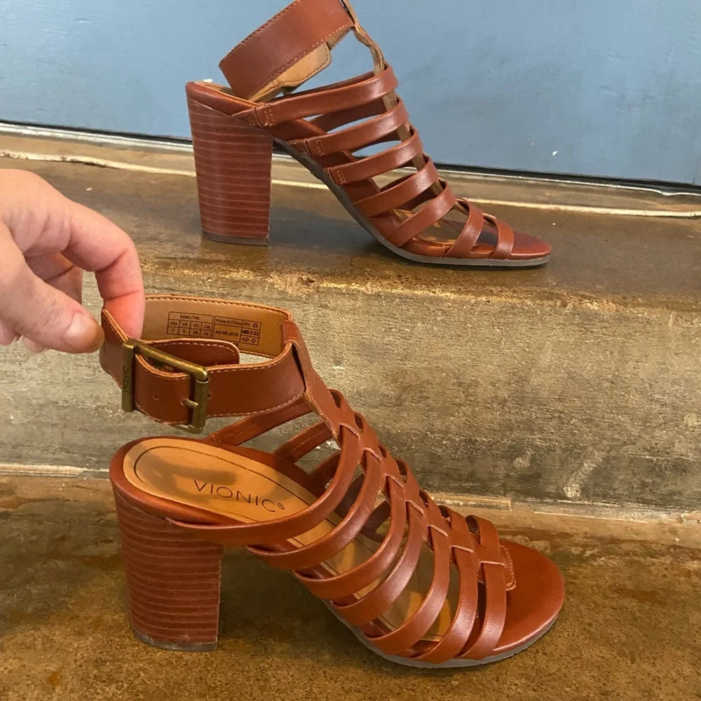Vionic Tan Leather Strappy block heel Sandals - Picture 2 of 9